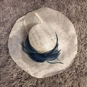 Nordstrom Cream Wide-Brim Hat with Navy Feather Trim